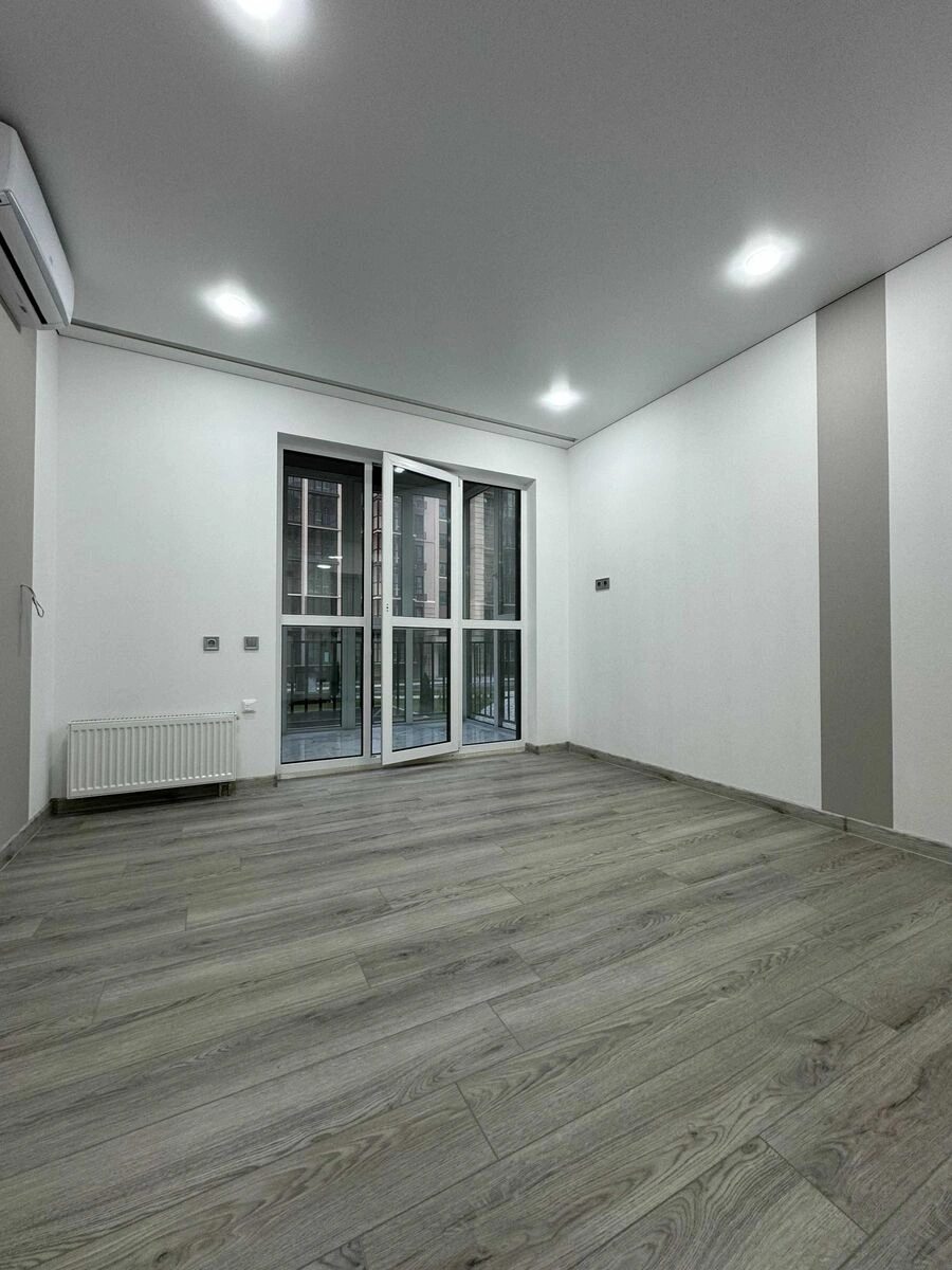 Продаж квартири. 1 room, 40 m², 1st floor/9 floors. 107, Метрологічна 107, Київ. 