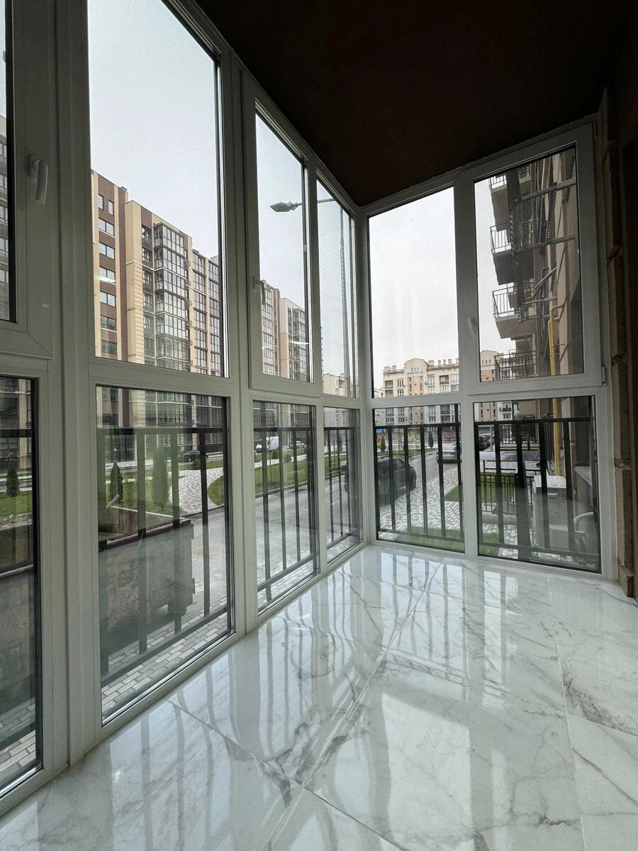 Продаж квартири. 1 room, 40 m², 1st floor/9 floors. 107, Метрологічна 107, Київ. 