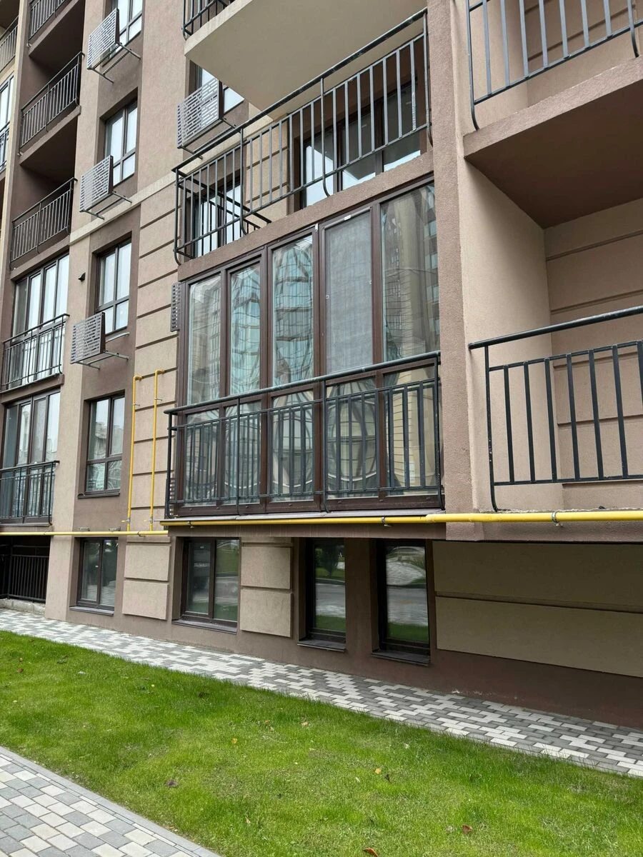 Apartments for sale. 1 room, 40 m², 1st floor/9 floors. 107, Metrologichna 107, Kyiv. 