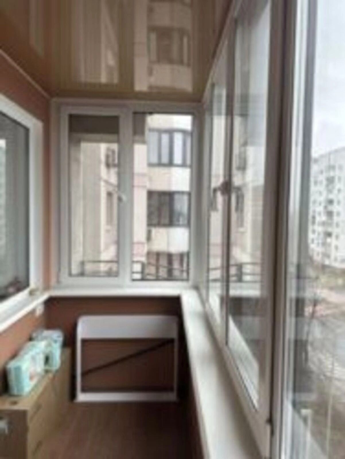 Продаж квартири. 1 room, 36 m², 5th floor/9 floors. 27, Святошинська , Вишневе. 