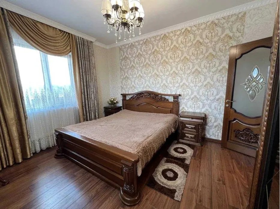 Продажа дома. 4 rooms, 137.3 m², 1 floor. 1, Батуріна, Цумань. 