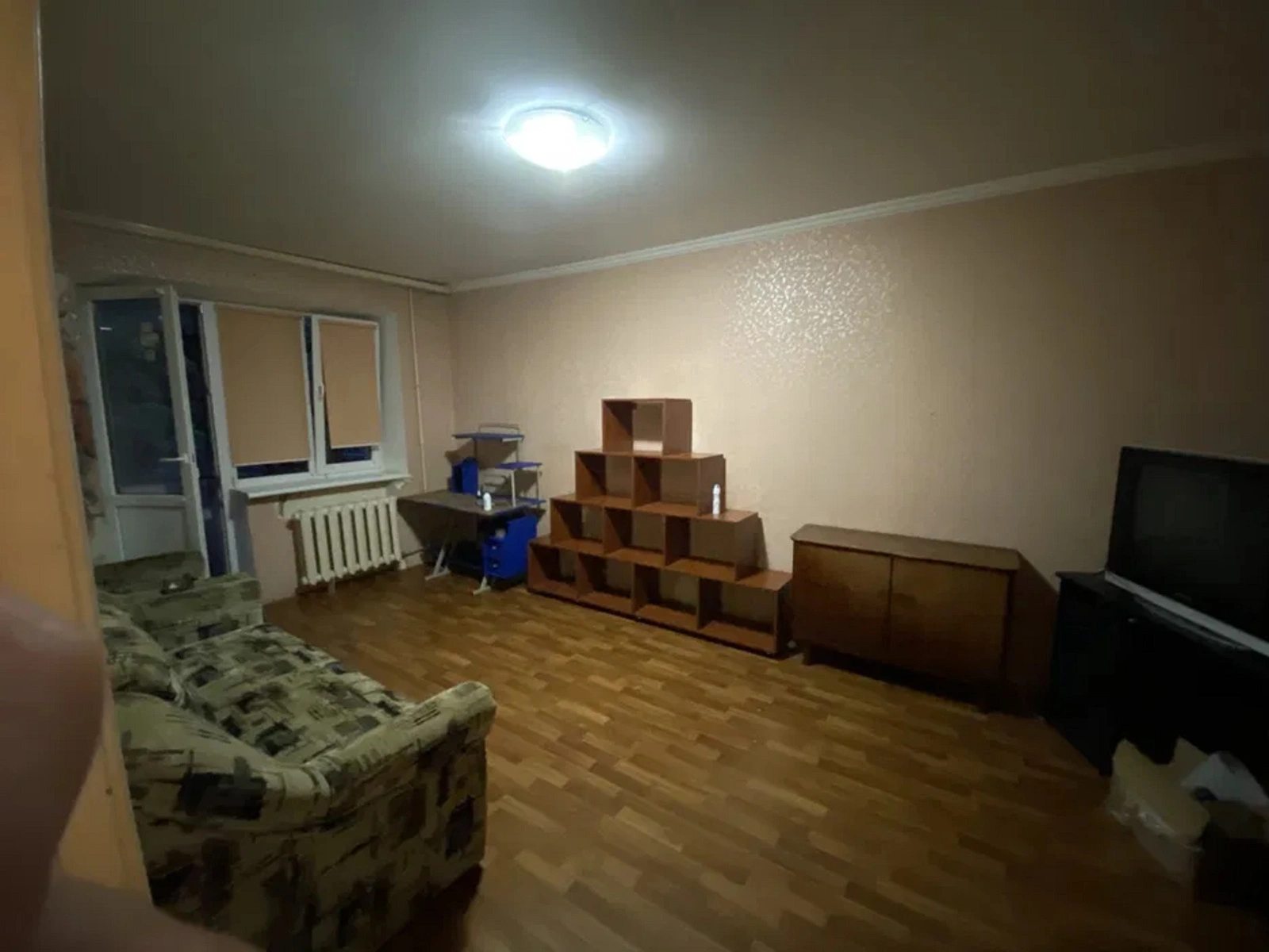 Apartments for sale. 1 room, 32 m², 4th floor/5 floors. 31, Kosmonavtov ul., Odesa. 