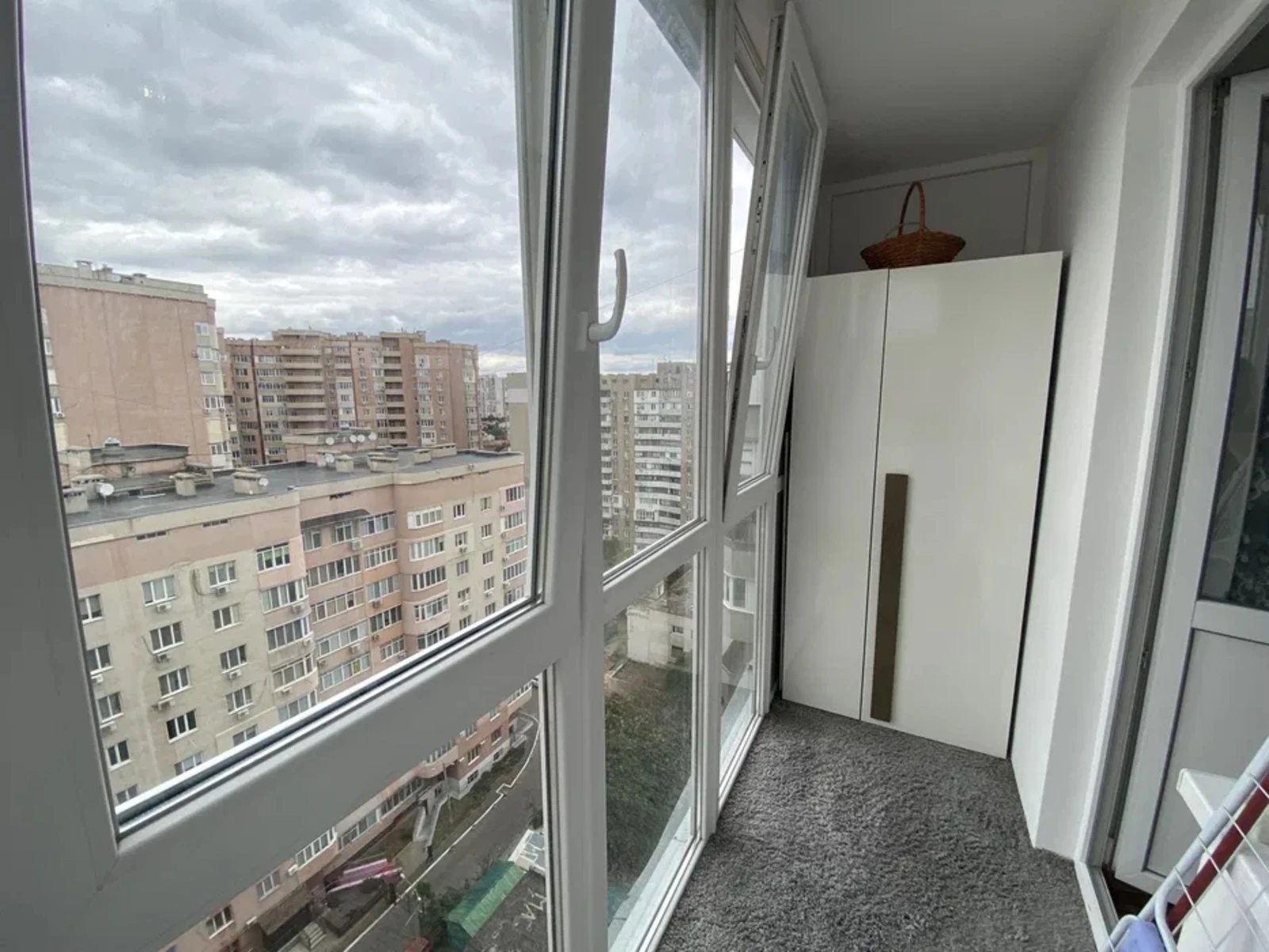 Продаж квартири. 1 room, 39 m², 16 floor/17 floors. 3, Инглези (25 ой Чапаевской Дивизии) , Одеса. 
