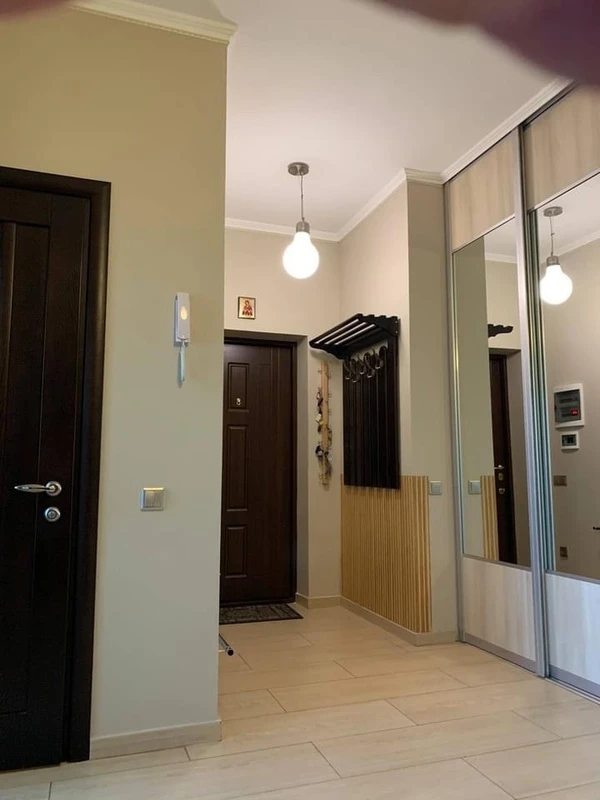 Apartment for rent. 3 rooms, 87 m², 15 floor/18 floors. 5, Bazarnaya , Odesa. 