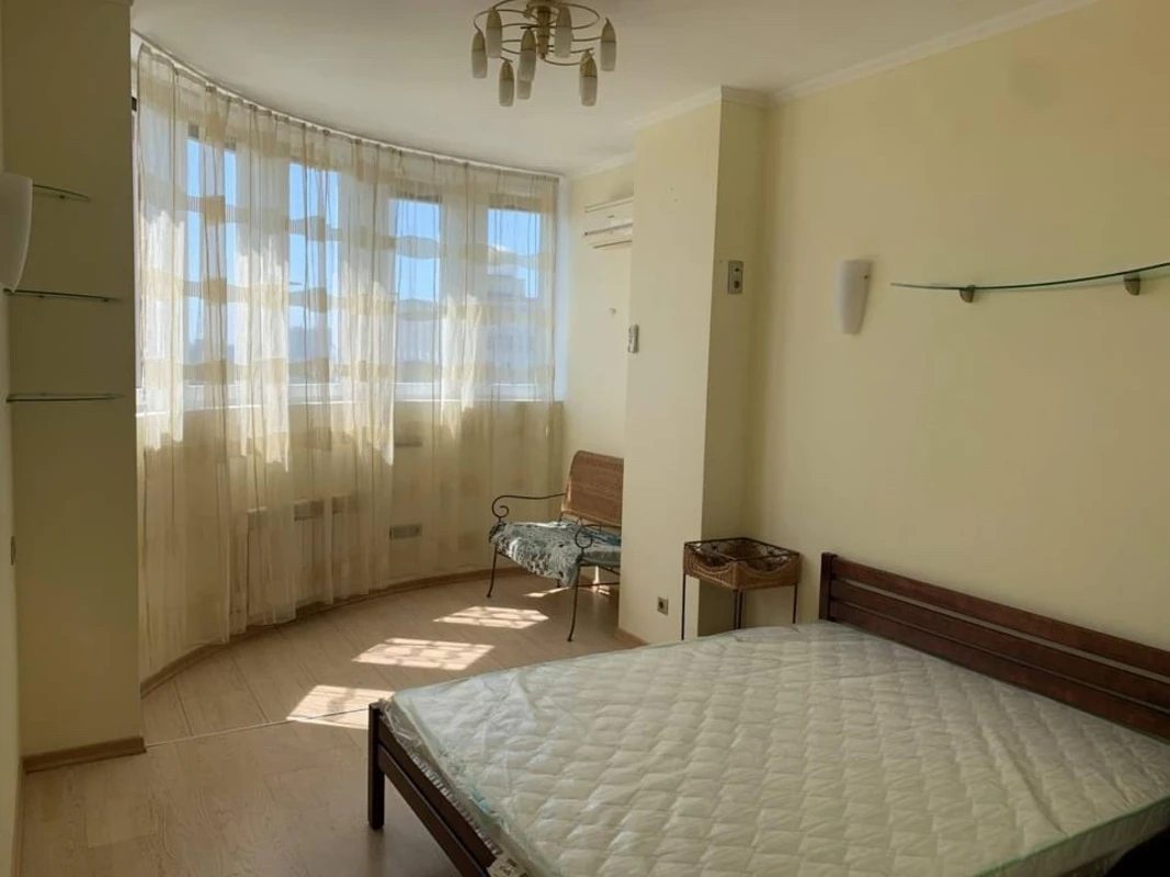 Здам квартиру. 3 rooms, 87 m², 15 floor/18 floors. 5, Базарная , Одеса. 