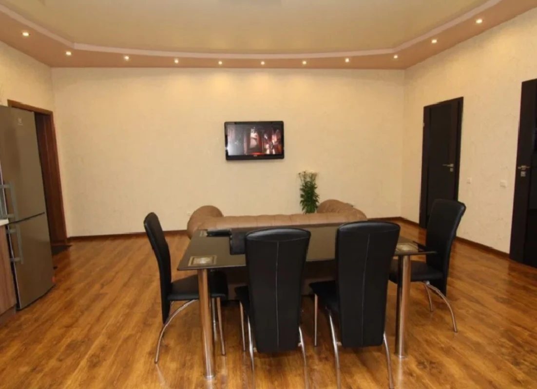 Apartment for rent. 3 rooms, 100 m², 17 floor/22 floors. 5, Henuezskaya ul., Odesa. 