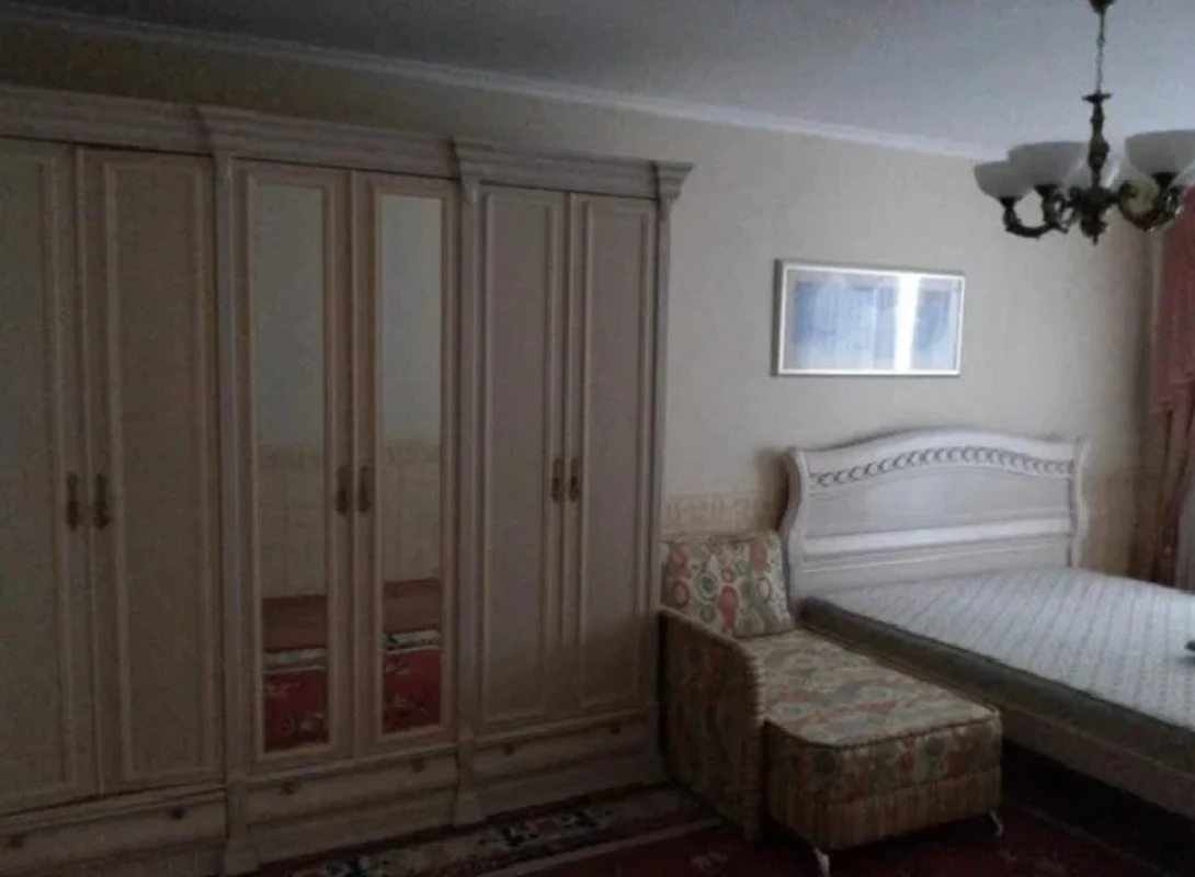Apartment for rent. 3 rooms, 142 m², 3rd floor/10 floors. 17, Pedahohycheskaya ul., Odesa. 
