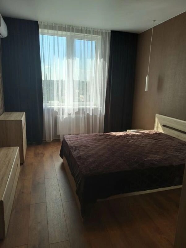 Apartment for rent. 1 room, 52 m², 4th floor/20 floors. 8, Mykhaylovskaya ul., Odesa. 