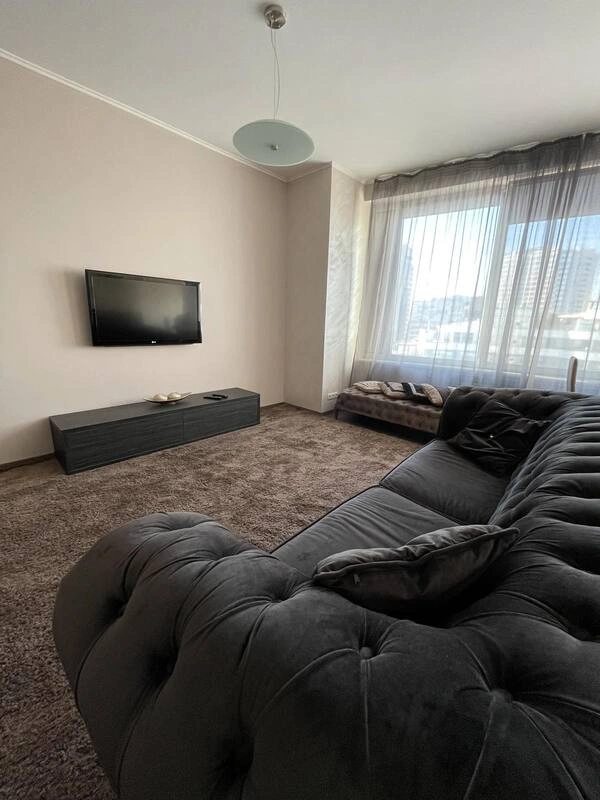Apartment for rent. 2 rooms, 95 m², 11 floor/18 floors. 1, Lyteraturnaya ul., Odesa. 