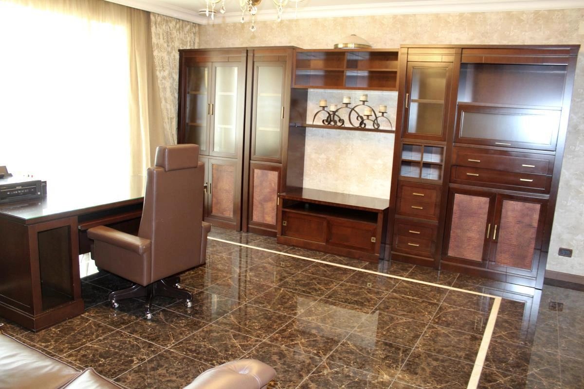 Apartment for rent. 4 rooms, 383 m², 8th floor/8 floors. 2, Uspenskaya ul., Odesa. 