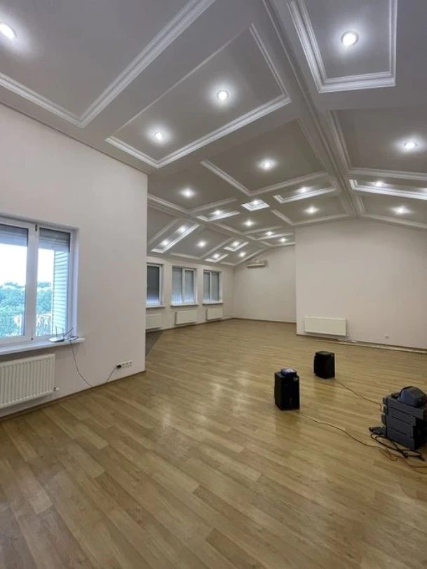 House for sale. 5 rooms, 320 m², 2 floors. Dniprodzerzhynsk. 