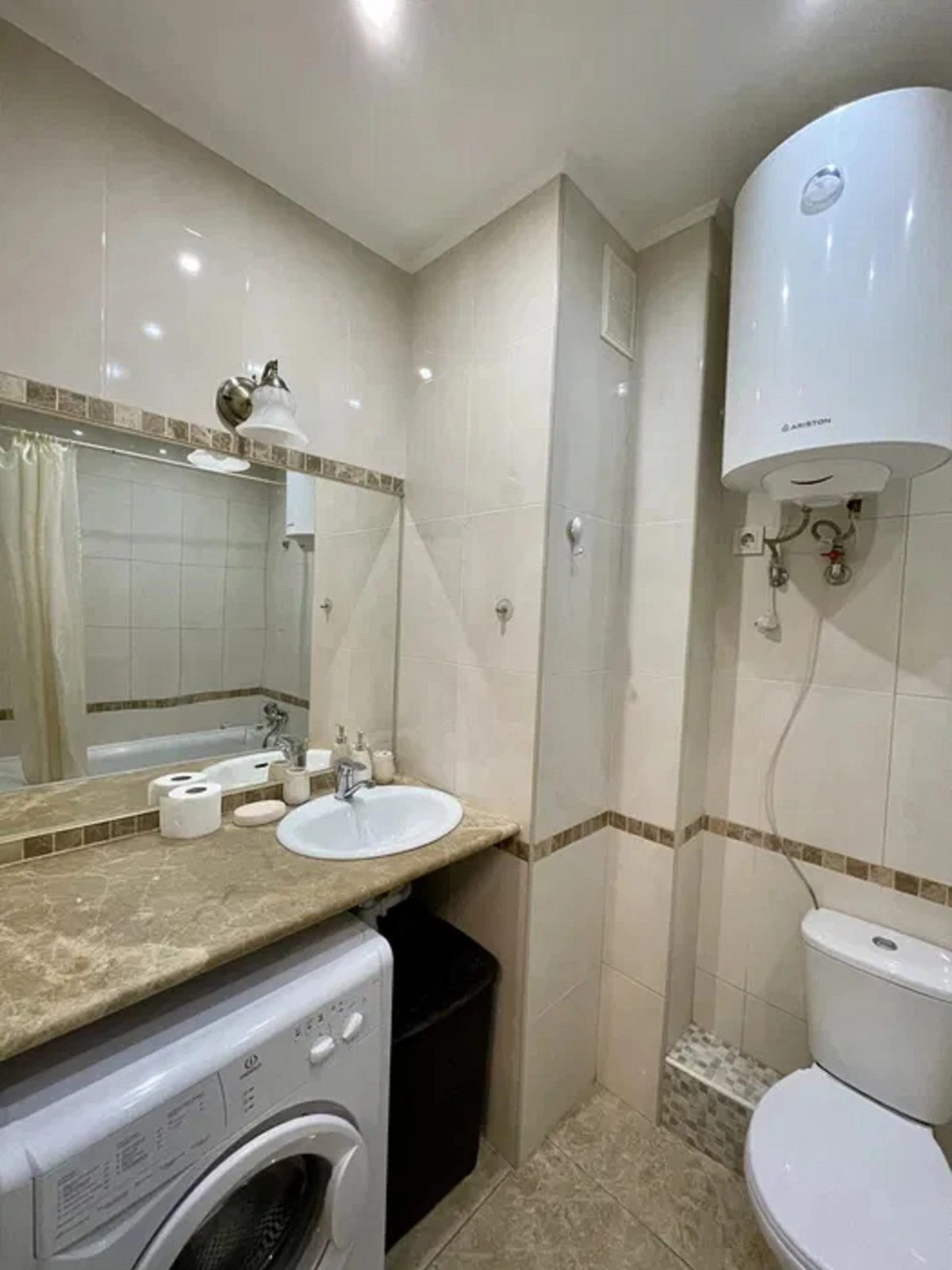 Apartments for sale. 1 room, 42 m², 9th floor/16 floors. 10, Massyv Raduzhnyy 1 , Odesa. 