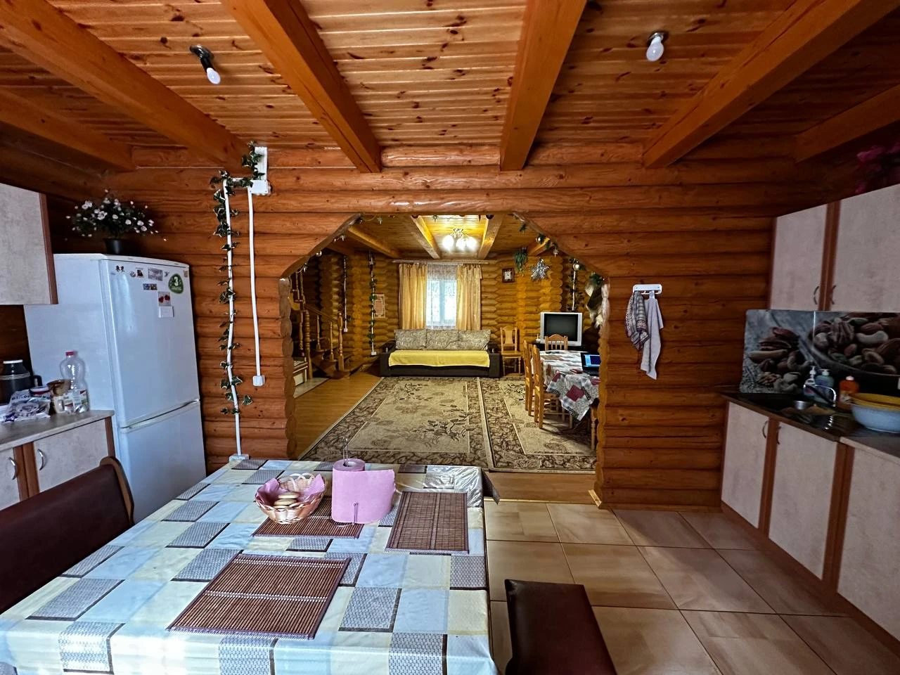 Cottage for sale. 5 rooms, 176 m², 2 floors. Yablunytsya , Yaremche. 