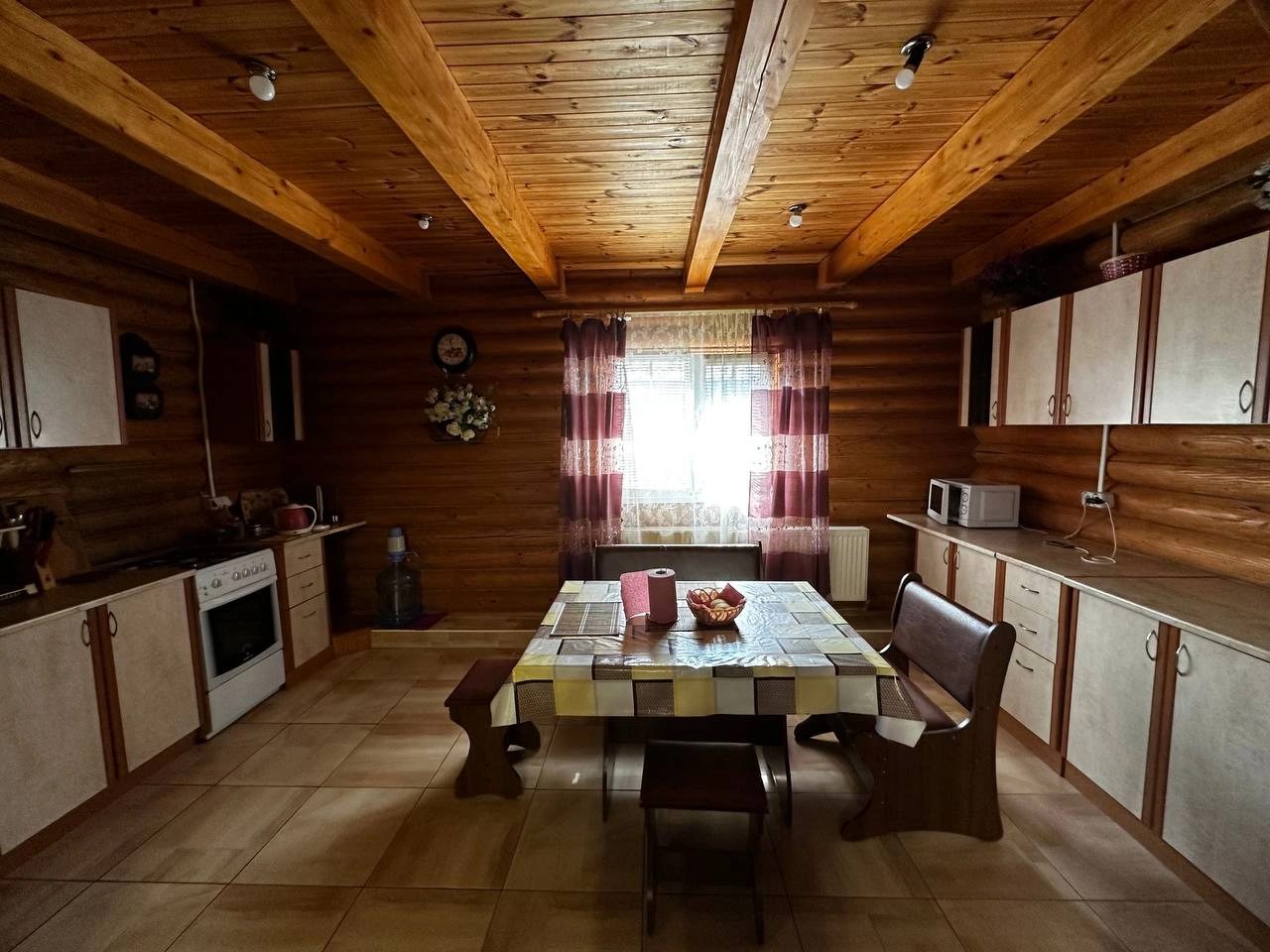 Cottage for sale. 5 rooms, 176 m², 2 floors. Yablunytsya , Yaremche. 