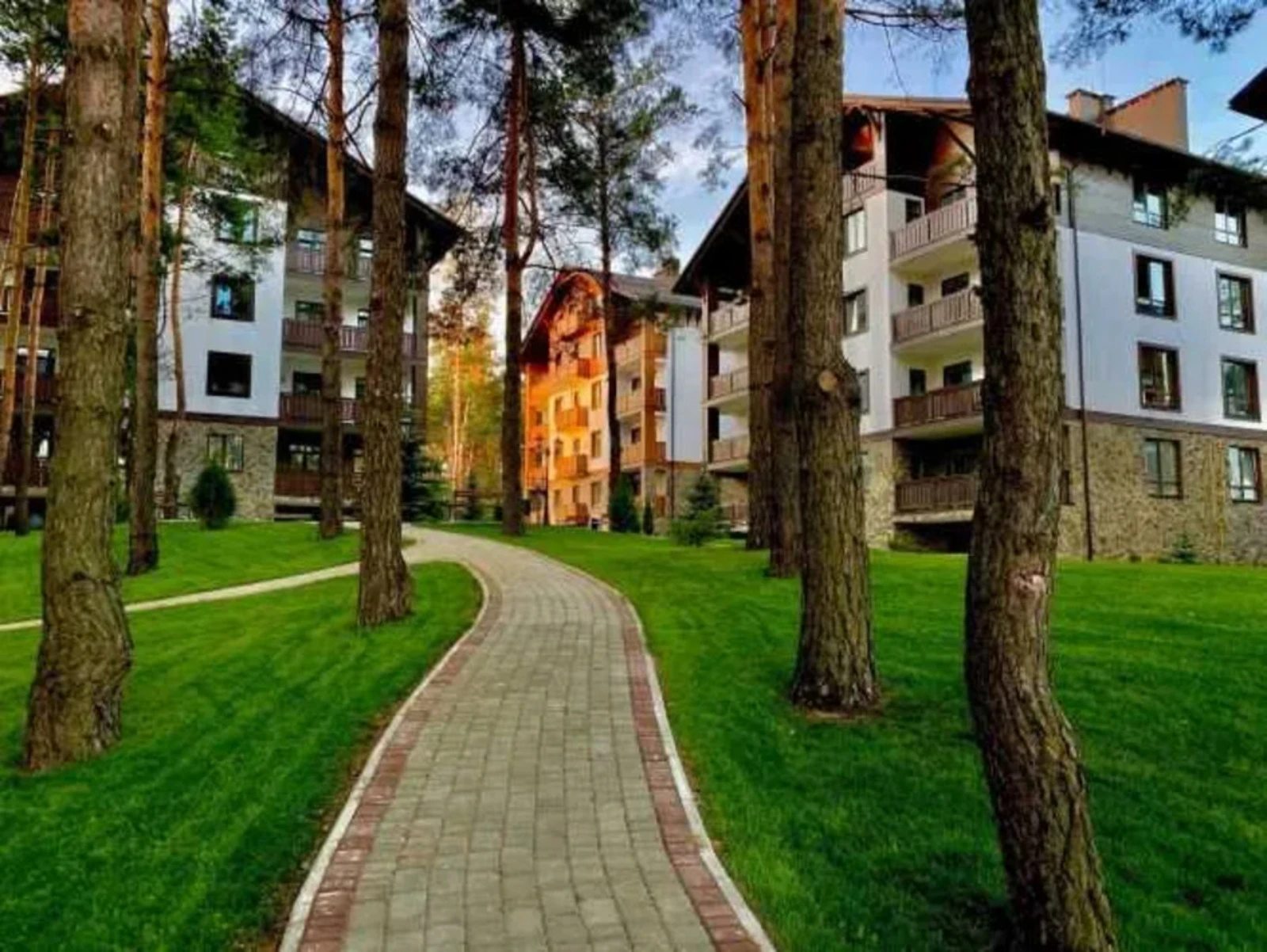 Продаж квартири. 4 rooms, 106 m², 4th floor/5 floors. 23, Підлісна , Зазимье. 