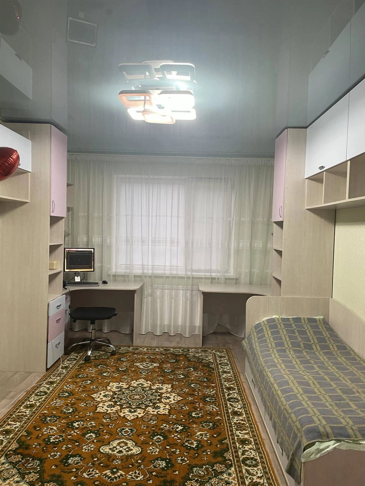 Продаж квартири. 3 rooms, 69 m², 1st floor/10 floors. 5, Південна , Вишневе. 