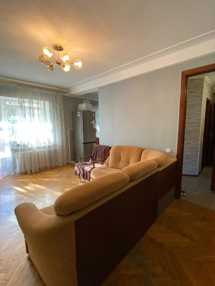 Продаж квартири. 3 rooms, 61 m², 4th floor/5 floors. 14, Дубініна Володі 14, Київ. 