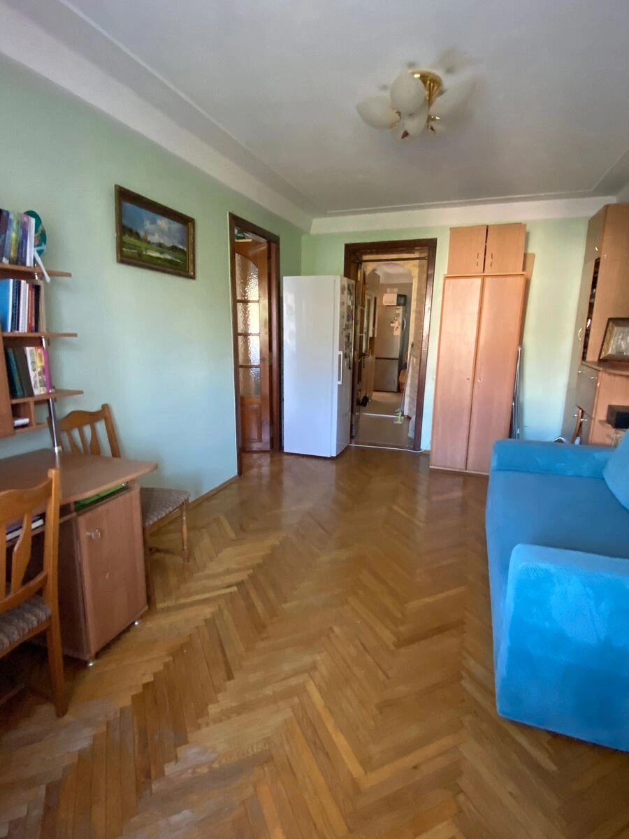 Apartments for sale. 3 rooms, 61 m², 4th floor/5 floors. 14, Dubinina Volodi 14, Kyiv. 