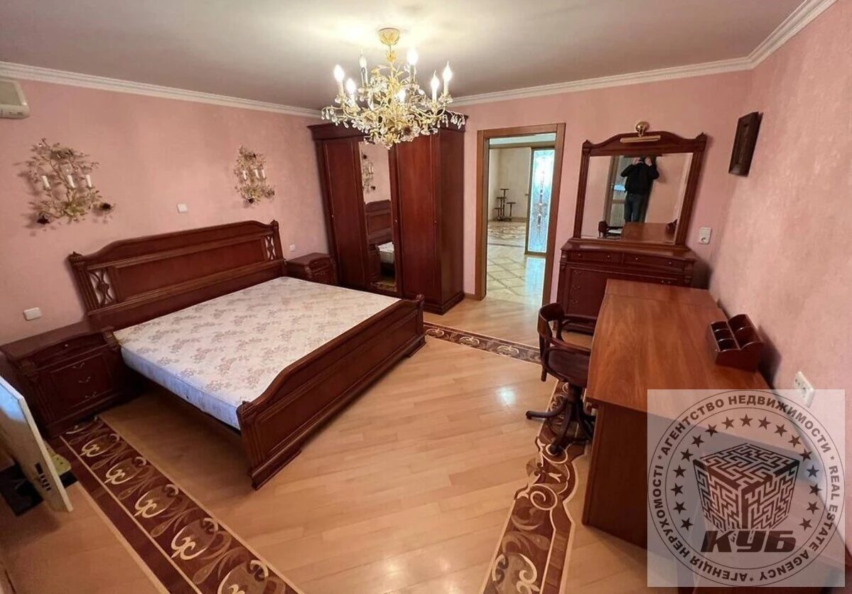 Продаж квартири 4 кімнати, 168 m², 9 пов./17 поверхів. 2, Якуба Колоса , Київ. 