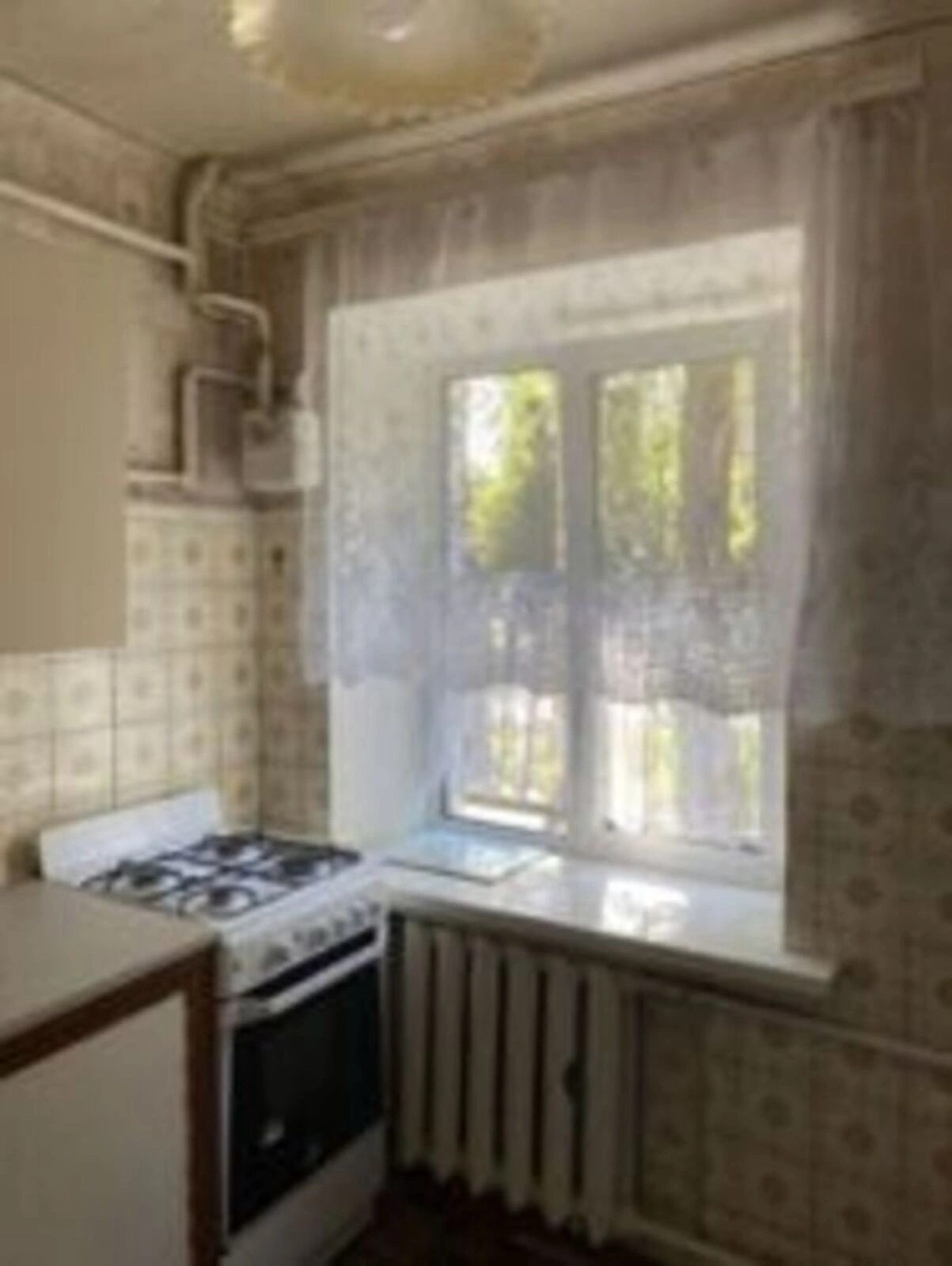 Продаж квартири. 2 rooms, 42 m², 1st floor/5 floors. 14, Першетравнева , Вишневе. 