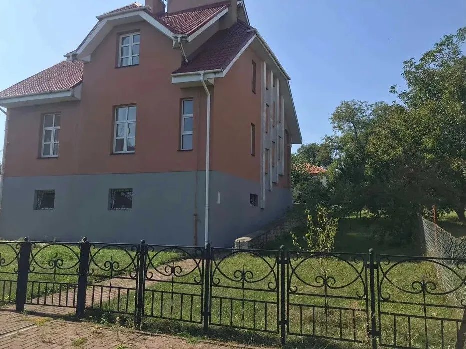 House for sale. 4 rooms, 275 m², 3 floors. 2, Shevchenka, Ostroh. 
