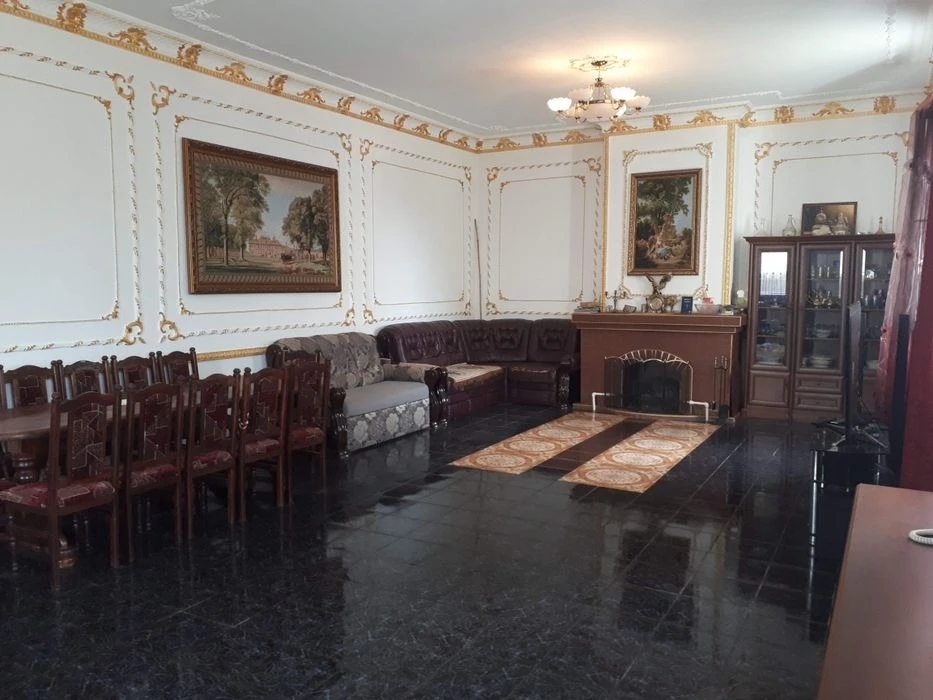 House for sale. 6 rooms, 240 m², 2 floors. Odesa. 