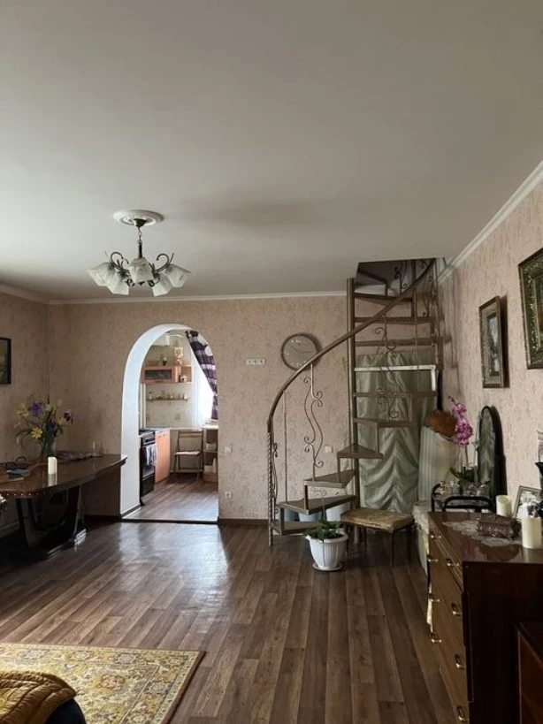 Part of a residential building for sale. 4 rooms, 75 m², 2 floors. Nerubayske. 