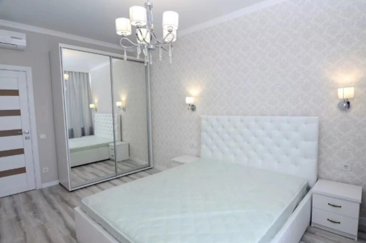Apartments for sale. 1 room, 43 m², 25 floor/25 floors. 3, Henuezskaya ul., Odesa. 