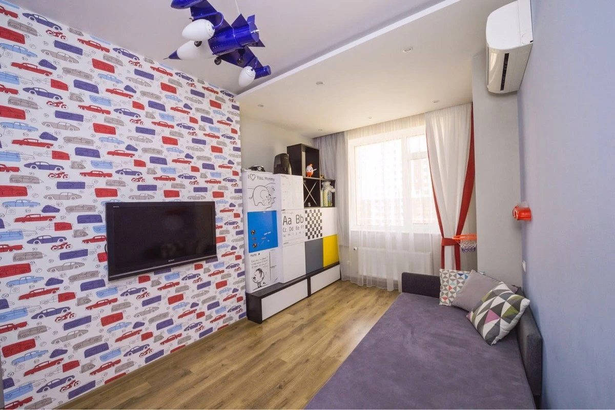 Продаж квартири. 2 rooms, 96 m², 4th floor/16 floors. 3, Жемчужная ул., Одеса. 