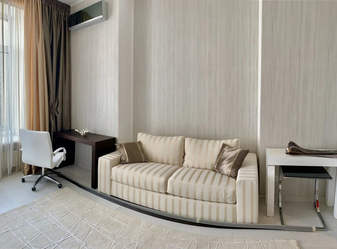 Продаж квартири. 2 rooms, 157 m², 4th floor/16 floors. 5, Лидерсовский б-р, Одеса. 