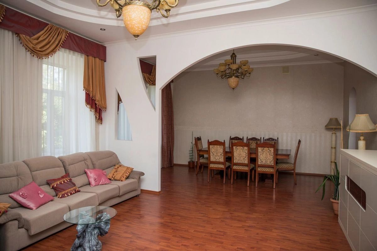Продается 4-х комнатная тихая, уютная квартира на Малой Арнаутской.