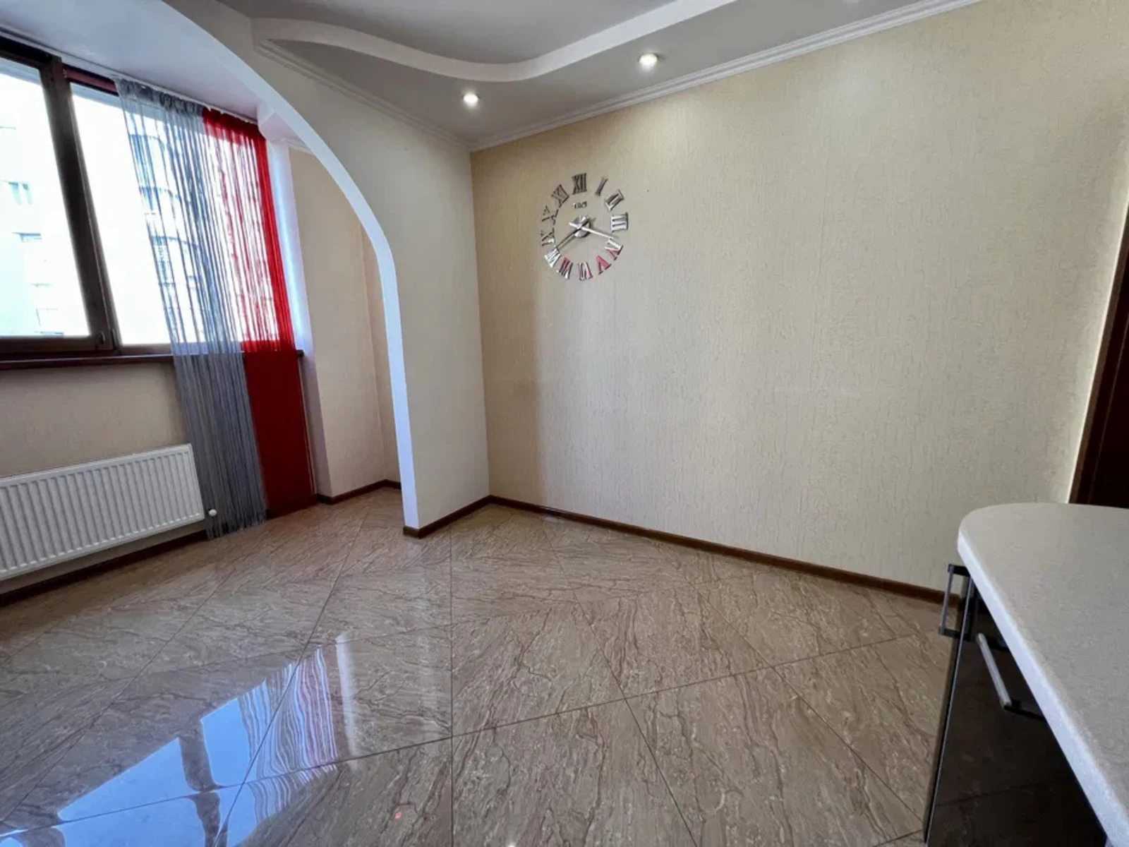 Apartments for sale. 1 room, 50 m², 10th floor/16 floors. 9, Massyv Raduzhnyy 1 , Odesa. 