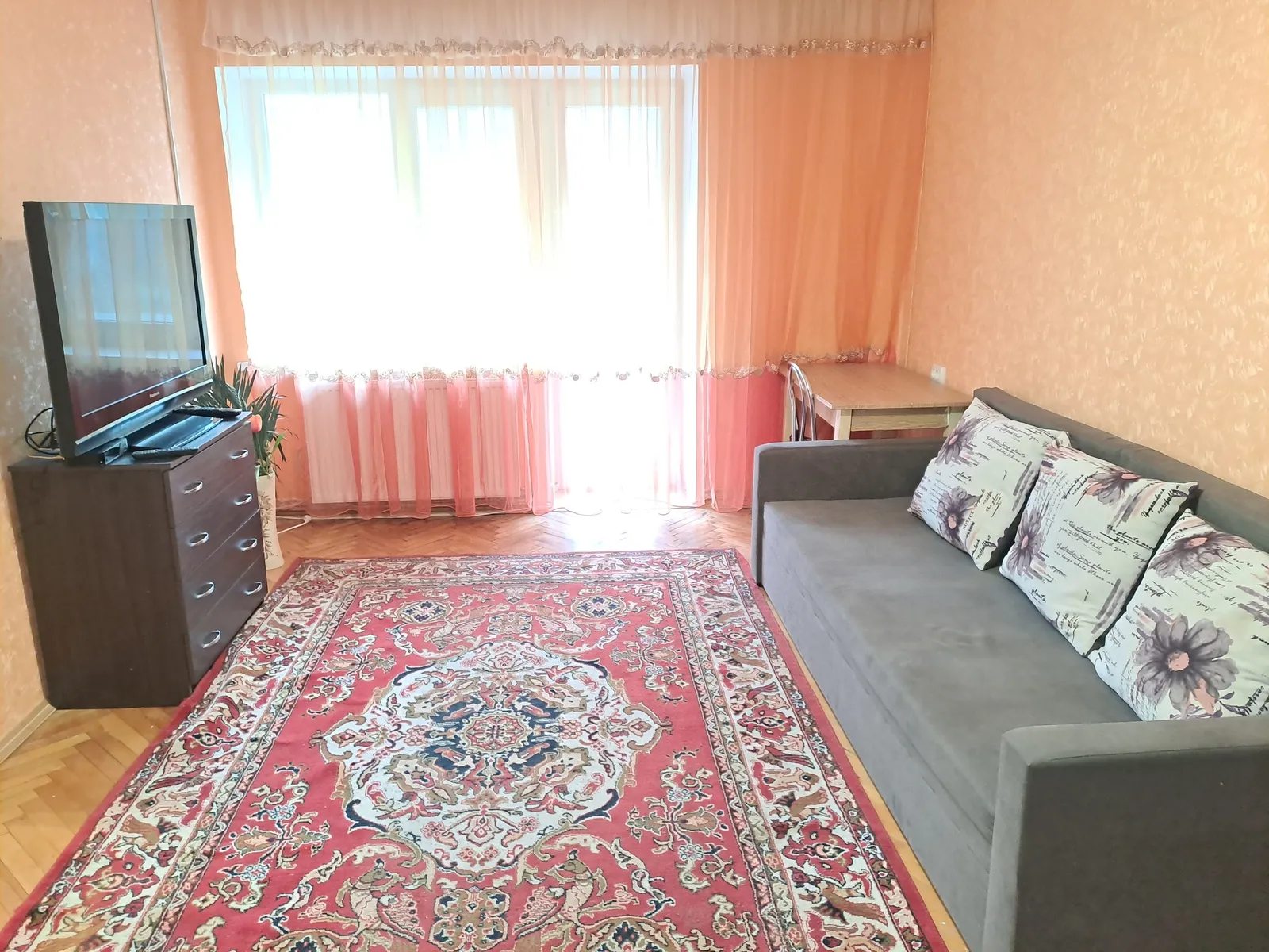 Apartment for rent 2 rooms, 47 m², 3rd fl./3 floors. Staryy Podil vul., Ternopil. 