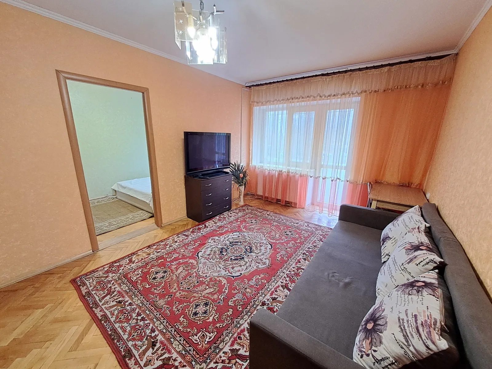 Apartment for rent 2 rooms, 47 m², 3rd fl./3 floors. Staryy Podil vul., Ternopil. 