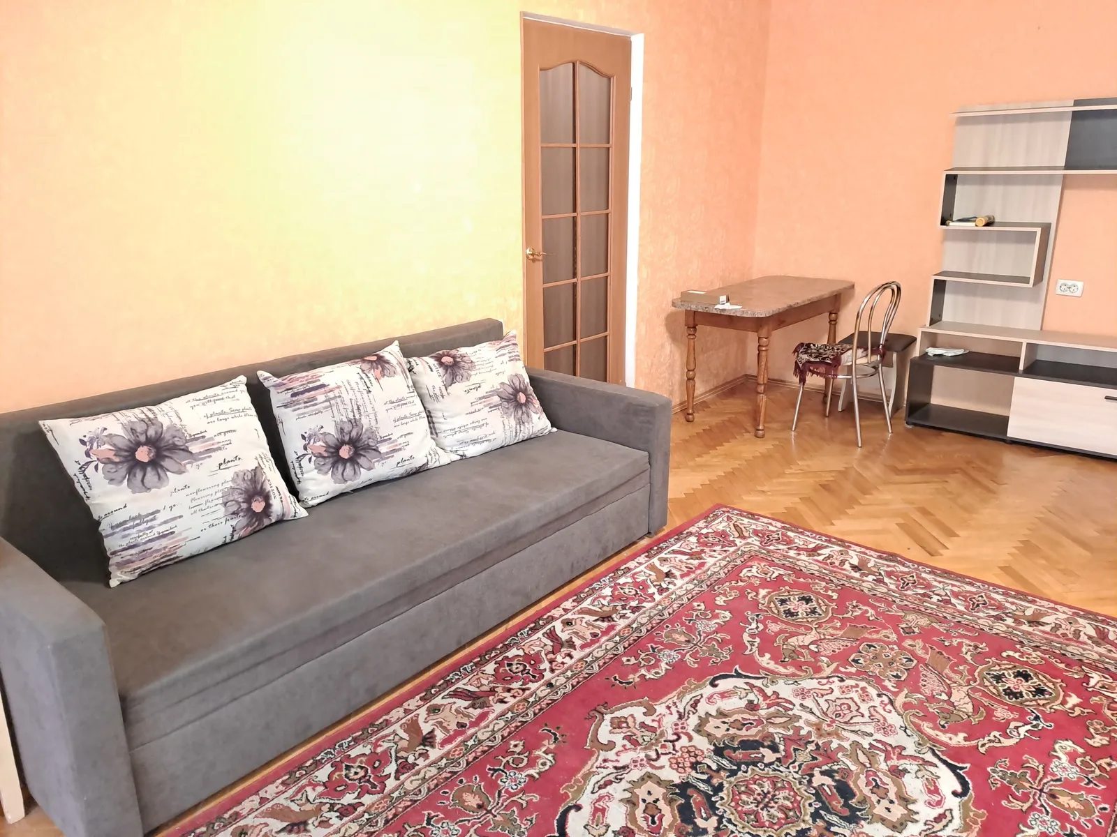 Apartment for rent 2 rooms, 47 m², 3rd fl./3 floors. Staryy Podil vul., Ternopil. 