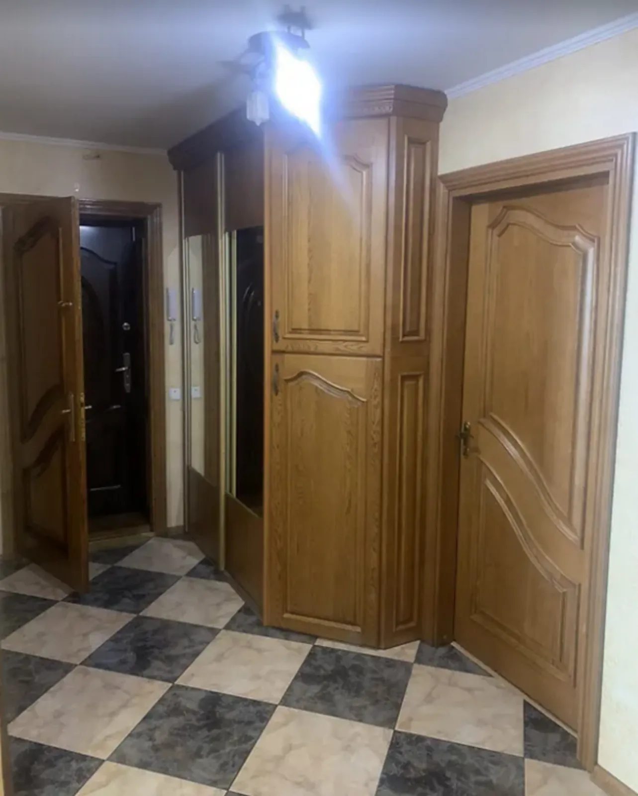 Apartments for sale. 3 rooms, 80 m², 1st floor/9 floors. Bam, Ternopil. 