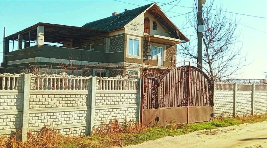 Продається будинок смт Захарівка