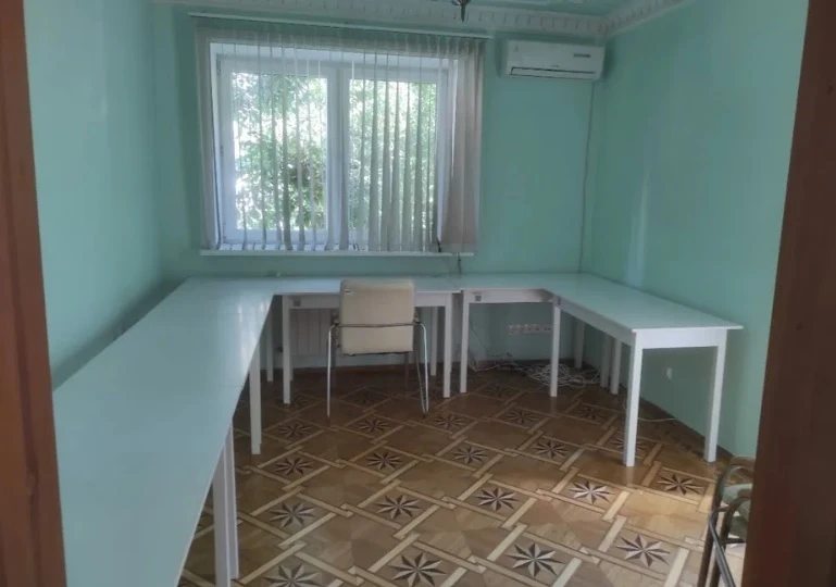 Apartment for rent. 4 rooms, 123 m², 2nd floor/14 floors. 6, Belynskoho ul., Odesa. 