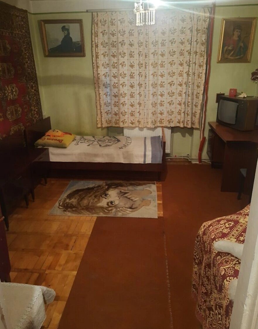 Apartments for sale. 2 rooms, 52 m², 2nd floor/5 floors. Bam, Ternopil. 