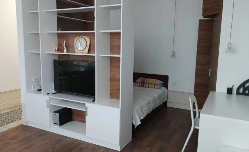 Apartment for rent. 2 rooms, 61 m², 13 floor/17 floors. 24, Srednyaya ul., Odesa. 