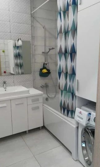 Здам квартиру 2 кімнати, 61 m², 13 пов./17 поверхів. 24, Средняя ул., Одеса. 