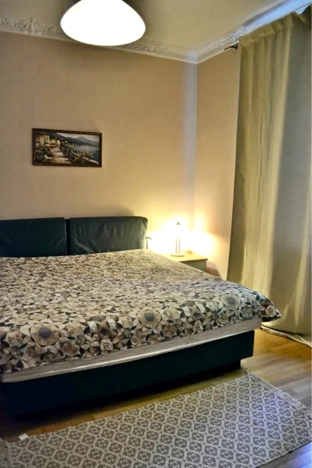 Apartment for rent. 2 rooms, 90 m², 1st floor/4 floors. 2, Uspenskaya ul., Odesa. 