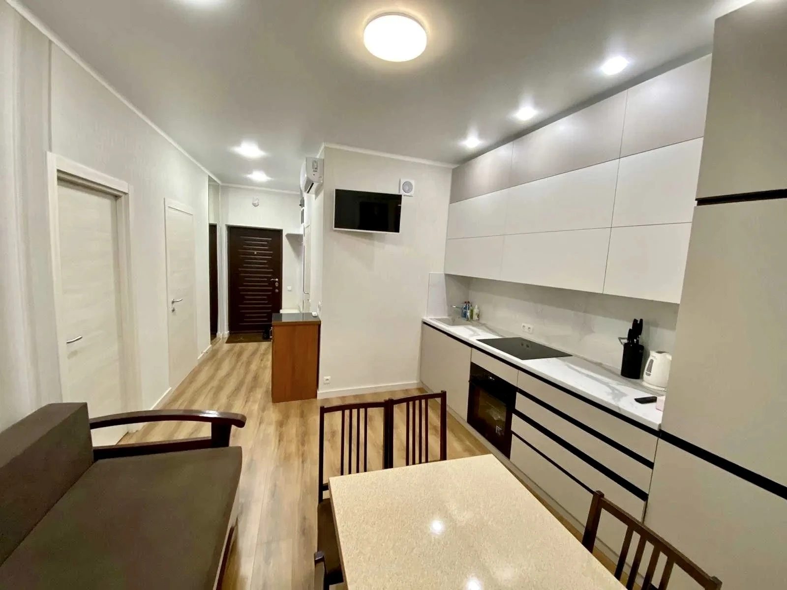 Apartment for rent. 2 rooms, 47 m², 18 floor/25 floors. 3, Henuezskaya ul., Odesa. 
