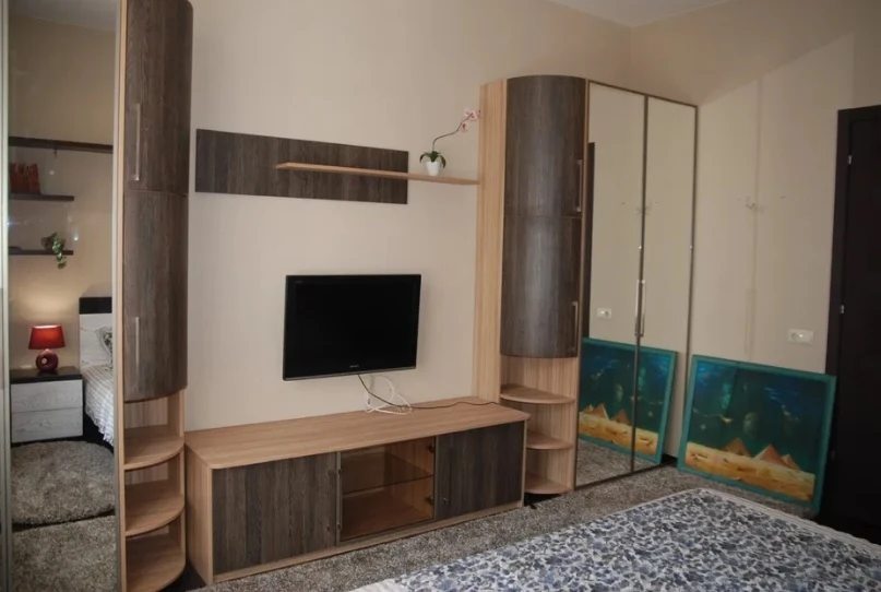 Apartment for rent. 2 rooms, 92 m², 3rd floor/3 floors. 6, Torhovaya ul., Odesa. 