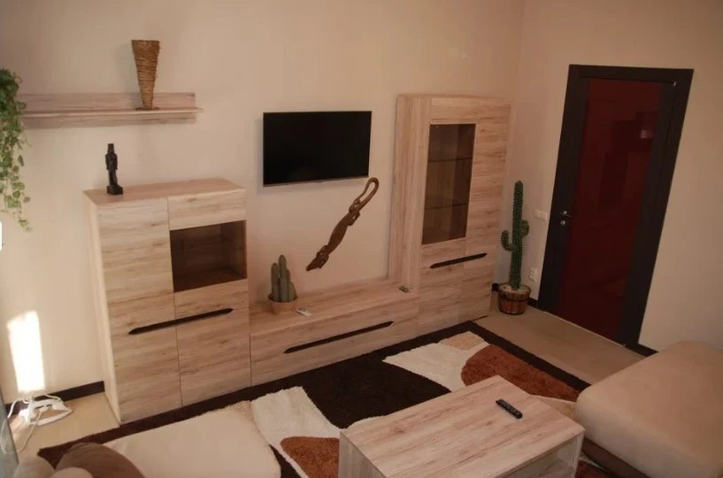 Apartment for rent. 2 rooms, 92 m², 3rd floor/3 floors. 6, Torhovaya ul., Odesa. 