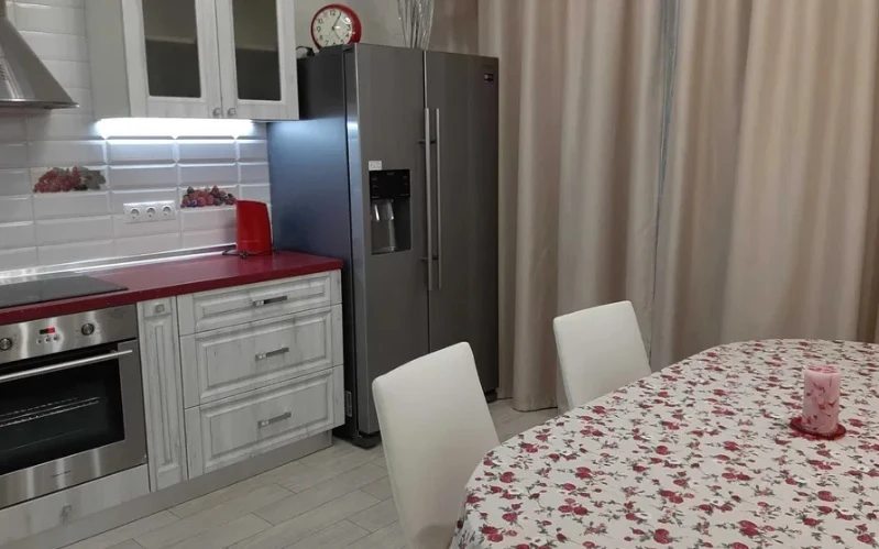 Apartment for rent. 3 rooms, 90 m², 9th floor/13 floors. Arkadyevskyy per., Odesa. 
