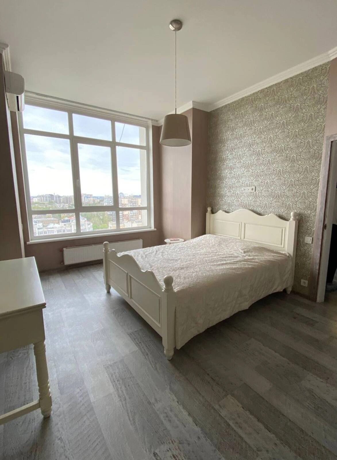 Apartment for rent. 1 room, 63 m², 17 floor/24 floors. 22, Frantsuzskyy b-r, Odesa. 