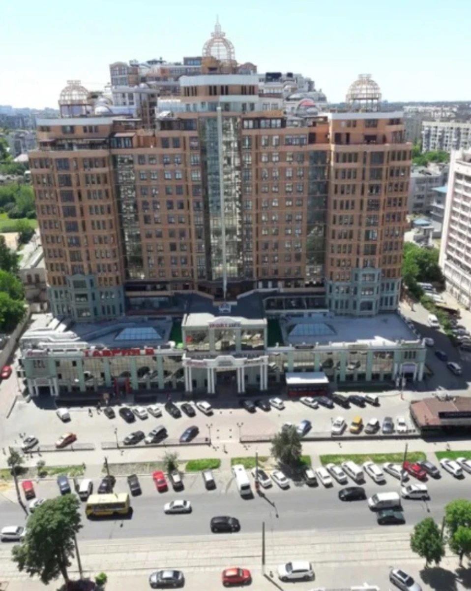 Apartment for rent. 3 rooms, 90 m², 18 floor/24 floors. 5, Henuezskaya ul., Odesa. 