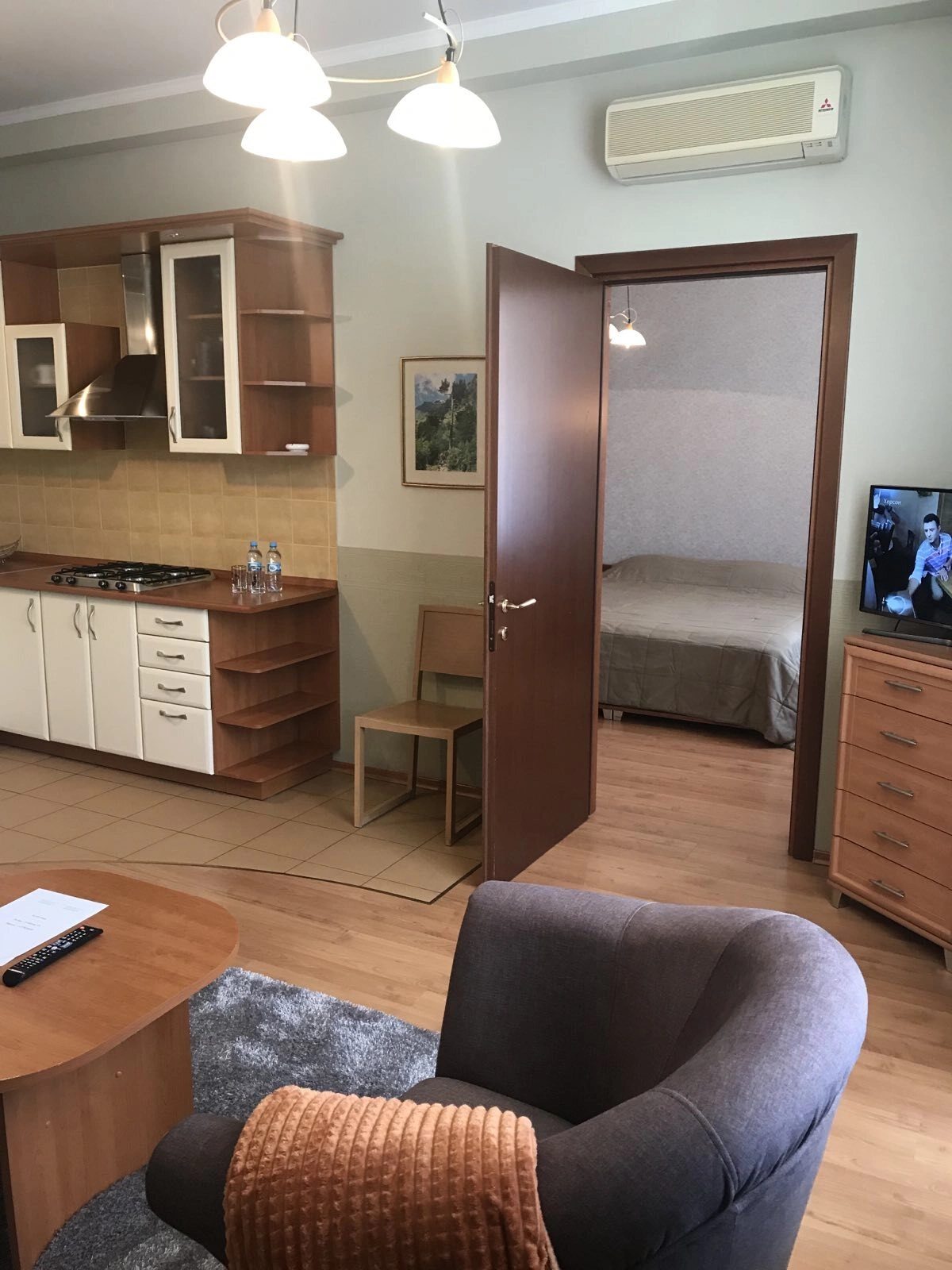 Apartment for rent. 1 room, 40 m², 2nd floor/5 floors. 9, Uyutnaya ul., Odesa. 