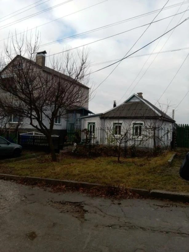 House for sale. 5 rooms, 130 m², 3 floors. Verkhnodniprovsk. 
